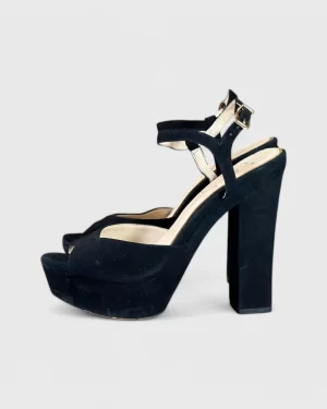 Tacones con Tiras